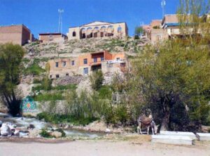 معرفی کامل روستای لیقوان تبریز - دره بهشت و پایتخت پنیر ایران(1) 5 داش عمارت (عمارت سنگی لیقوان - خانه حاج احتشام)
