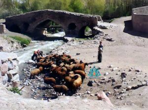 معرفی کامل روستای لیقوان تبریز - دره بهشت و پایتخت پنیر ایران(1) 2 پل لیقوان